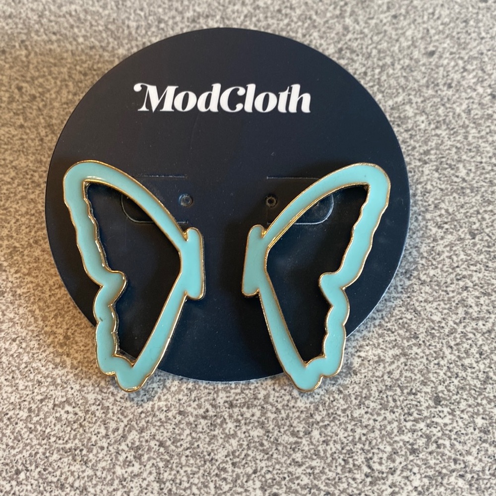 NWT ModCloth Butterfly Earrings!
